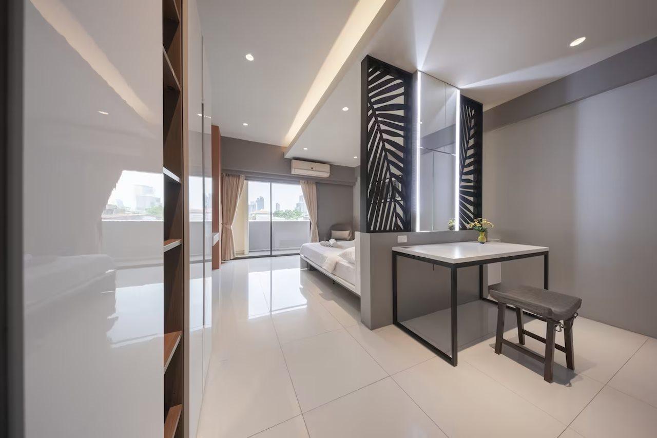 At115 By Rompo Mansion Hotel Bangkok Exterior photo